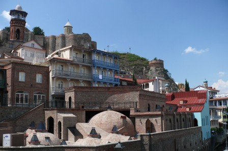 Tbilissi, le centre ancien rénové et les thermes Tchreli Abanos.