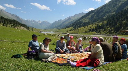 Tian Shan, sud-est du Kyrgyzstan. Thé, kymyz et vodka : za mir !