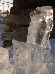 Echantillons de glace dans le port de Listvyanka