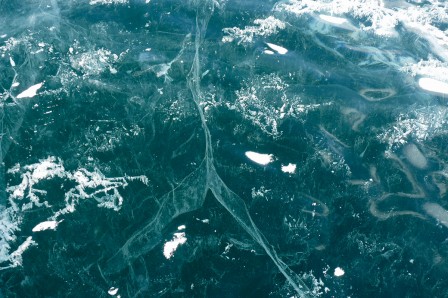 L'eau gelée du Baïkal