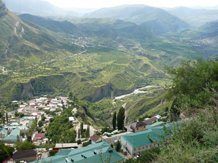 Vue de la citadelle de Gunib sur les vallées environnantes