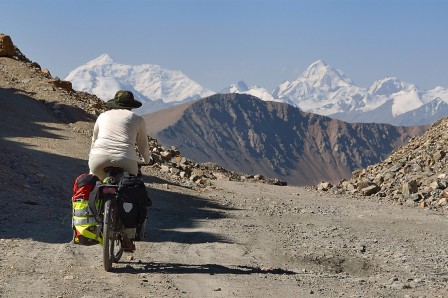 Col Chon Asuu, 3822m (Kyrgyzstan). En route pour un petit trek dans les Tian Shan